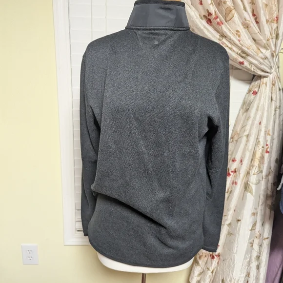 Women's Under Armour pullover top - Picture 6 of 6